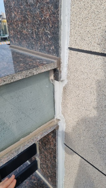 R_7-다. 건물 정면 파라펫부와 계단실 접한부분의 처리.jpg