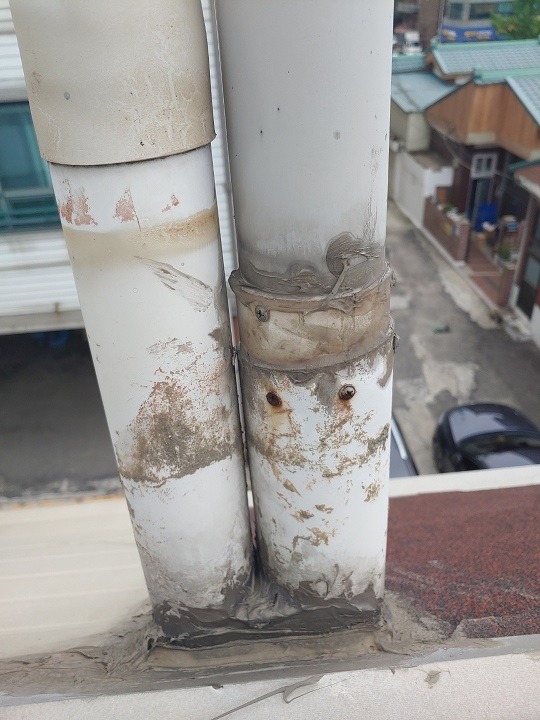 옥상파이프 하단.jpeg