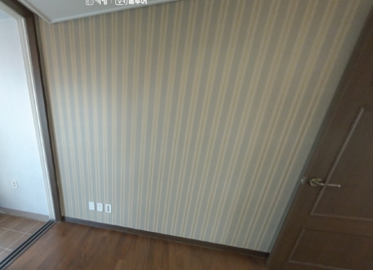 샷시와 수직으로 만나는벽.PNG