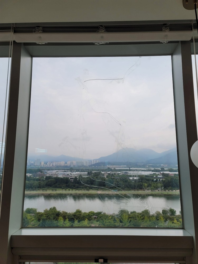 20210811_유리파손상태1.jpg
