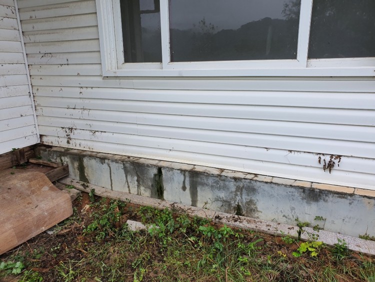 안방 외부 벽.jpg