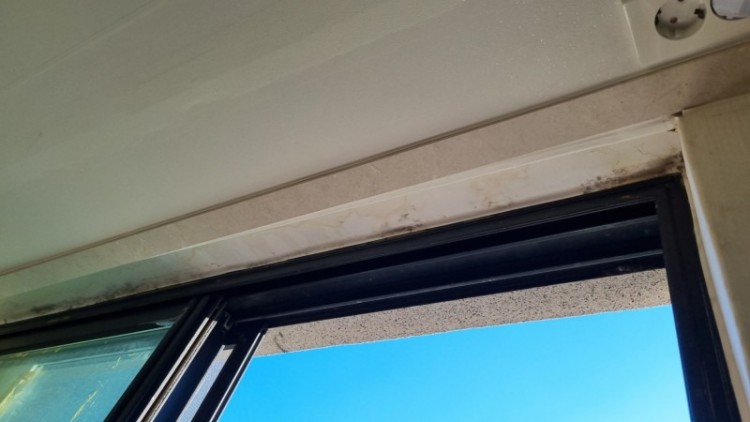 R_B-1 창문 상인방의 내부 상태.jpg