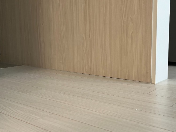 벽체 들뜸 원경.jpg