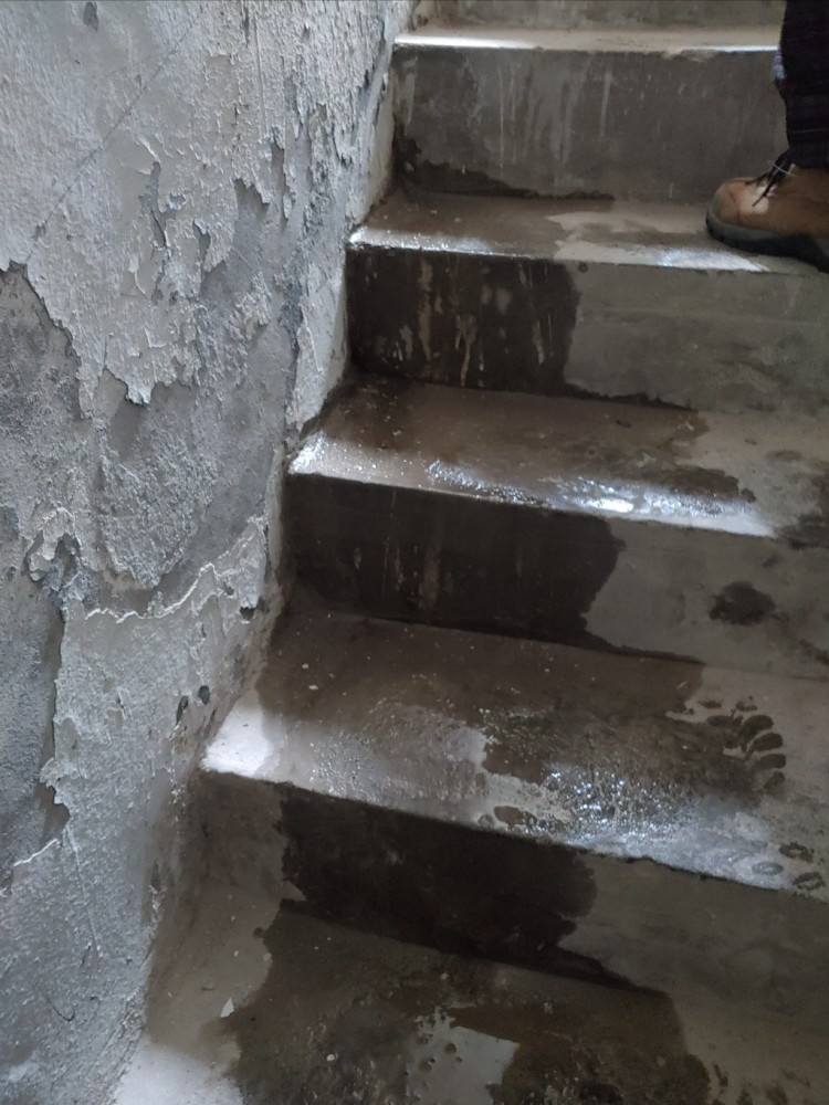 2)계단누수.jpg
