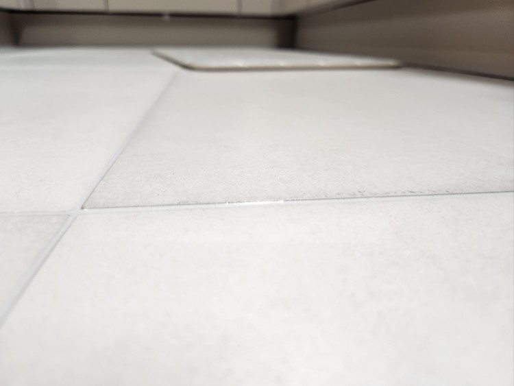 보수 후 거실 및 주방1.jpg