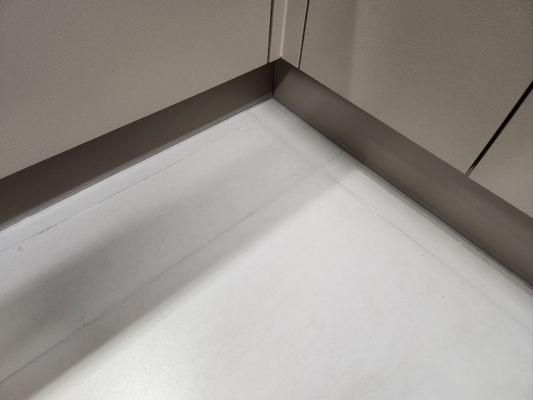 보수 후 거실 및 주방4.jpg