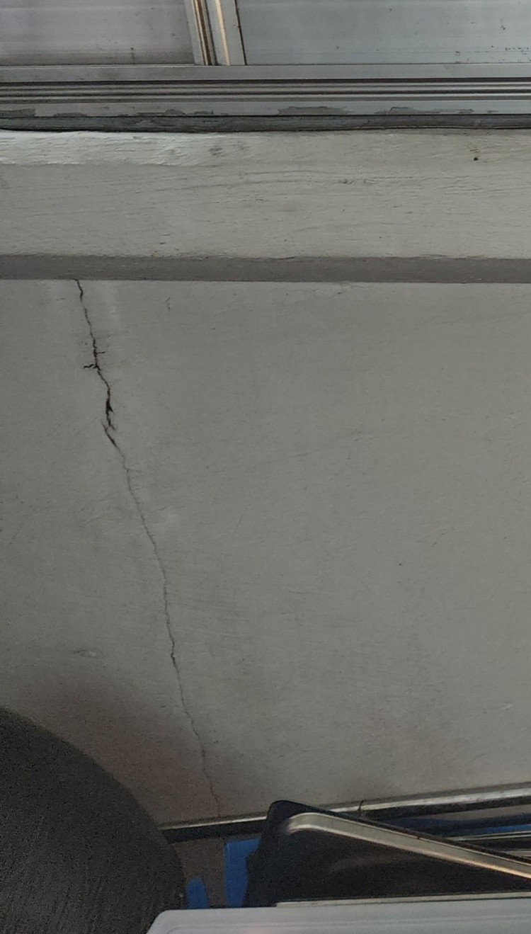 베란다 크랙.jpg