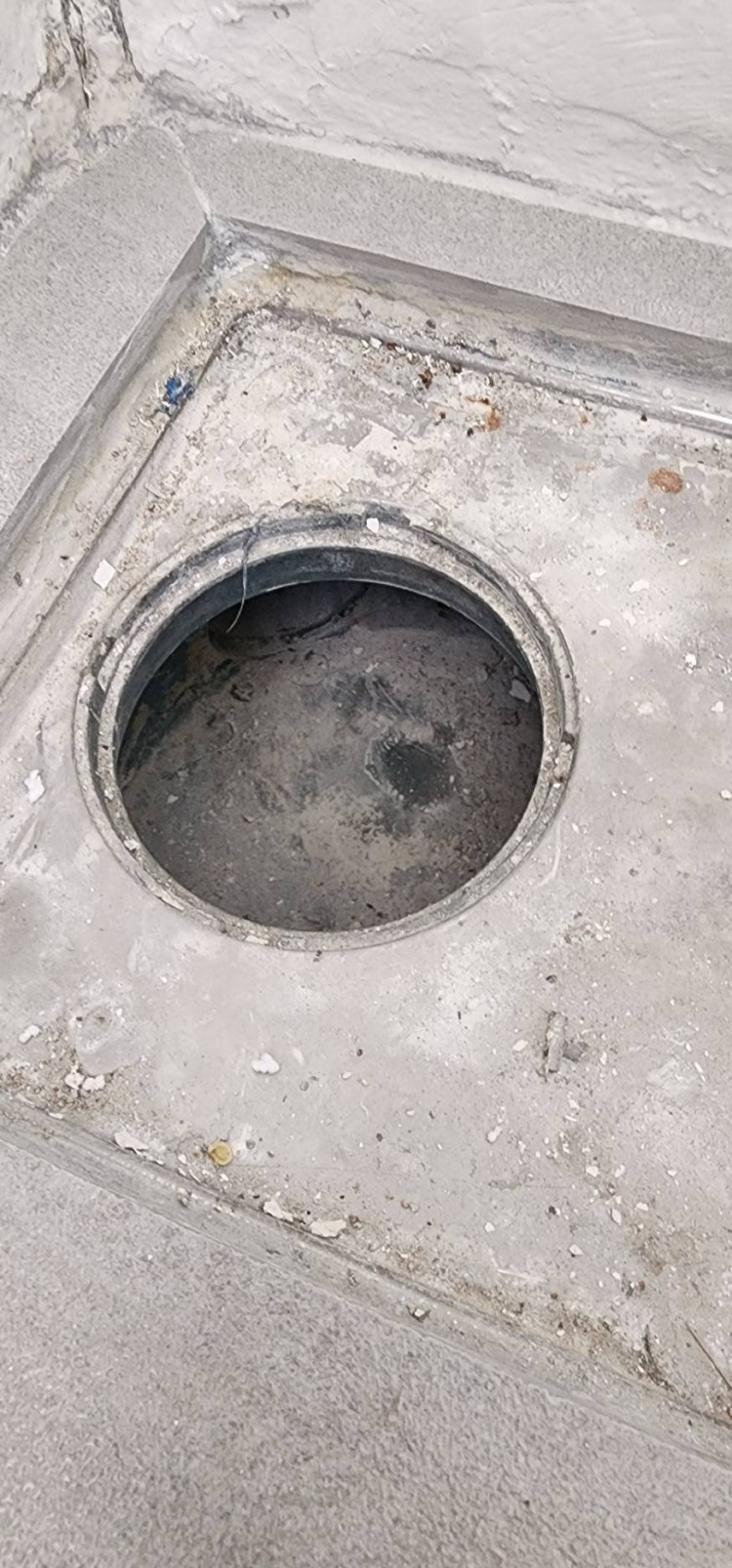 작은방배수구.jpg